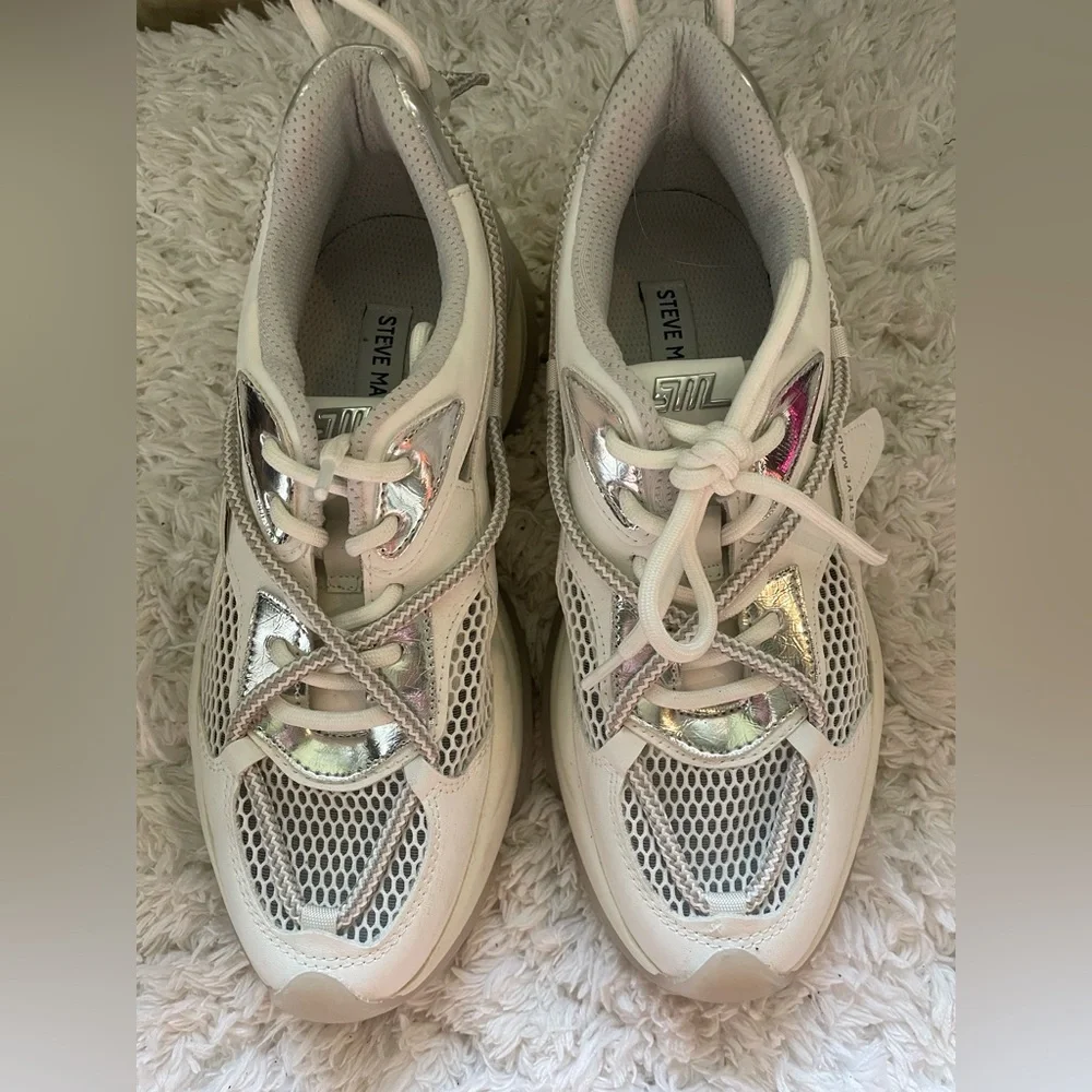 Steve Madden Possession White/Silver Sneakers Tennis Dad Shoe - Picture 4 of 7